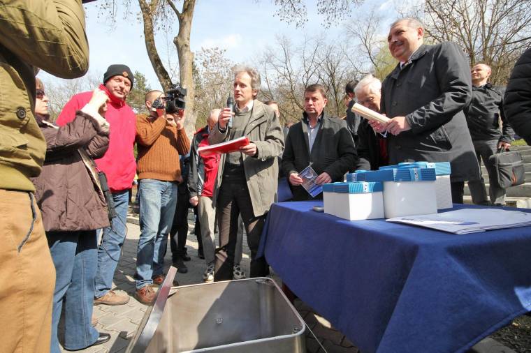 Időkapszulába rejtett sérelmek
