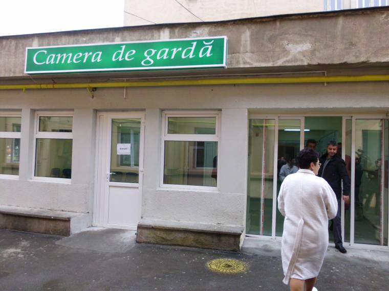 Európai fórumokon követelnék pénzüket az orvosok