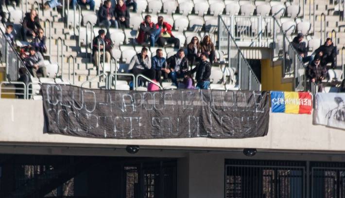 Magyarellenes felirat egy kolozsvári rögbimérkőzésen