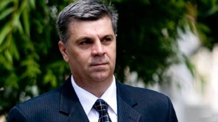 „Kisütött a nap, Vali!” Felmentette a bíróság a korrupció vádja alól a volt házelnököt