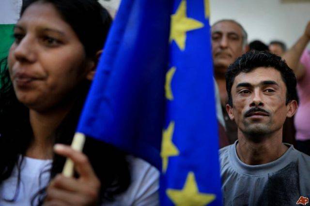 Romaügy: egyeztetett Valls és Stroe