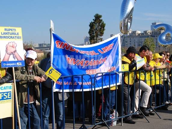 Ponta: nem teljesíthetjük a pedagógusok követeléseit