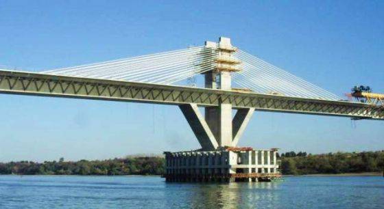 Kései hídavató a Dunán