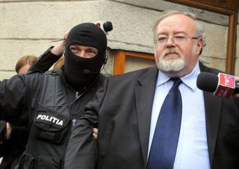 Nem jár nyugdíj korrupt bírának