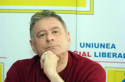 Betiltaná az önjelölt királyokat egy képviselő