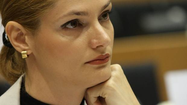 Mănescu átvette a miniszterséget