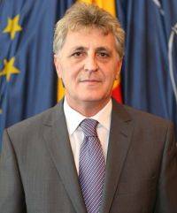 Tőkést és a Tusványost bírálja a védelmi miniszter