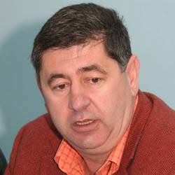 Felfüggesztett börtön egy képviselőnek