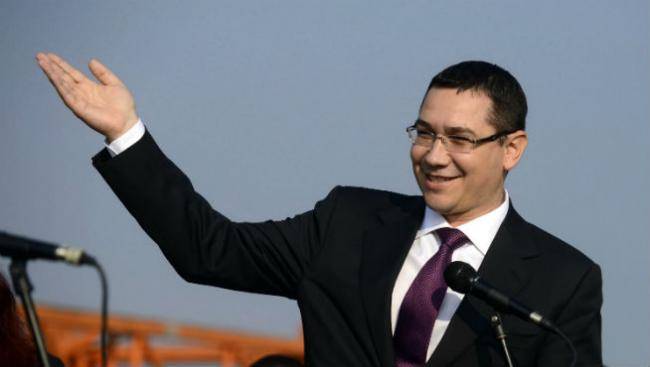 Ponta is megvonná Tőkés kitüntetését