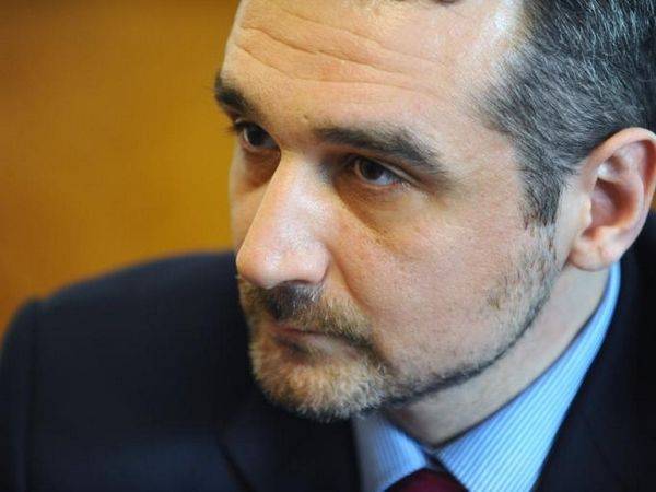 „Rács mögé dugta” Lăzăroiu az Antena 3-at