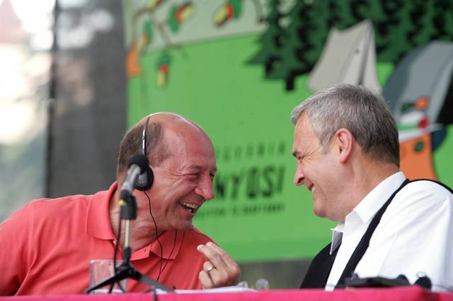 Băsescu: „Nevetséges” védhatalmiság