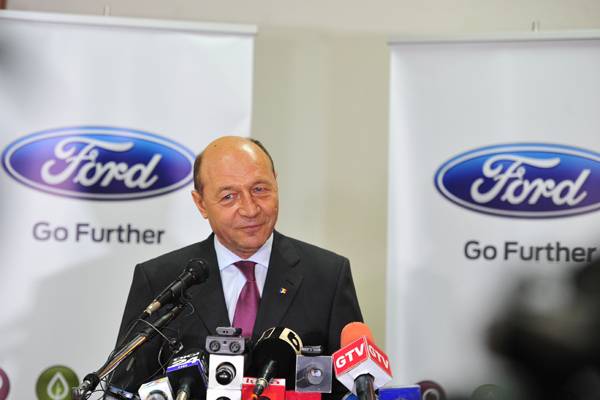 A Ford és a kormány is adós