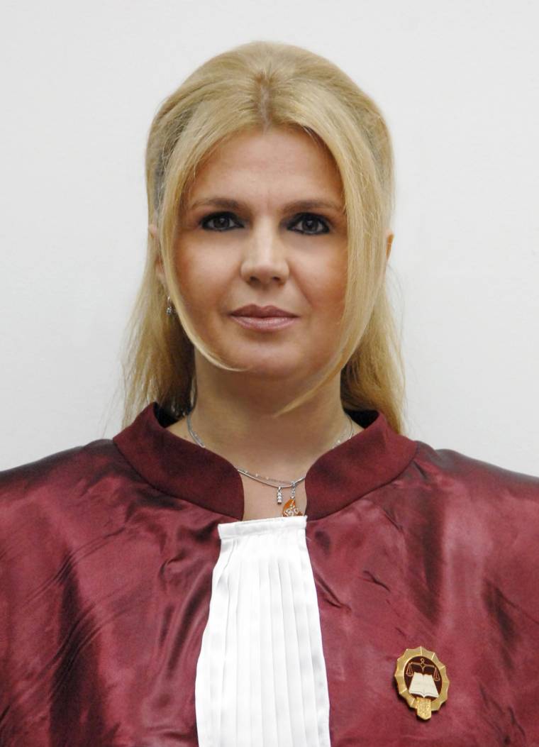 Felfelé buktathatják Iulia Motocot