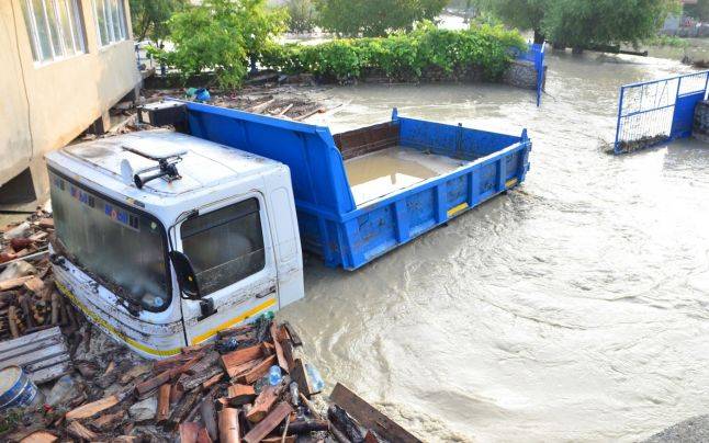 Dél-romániai áradások halálos áldozatokkal