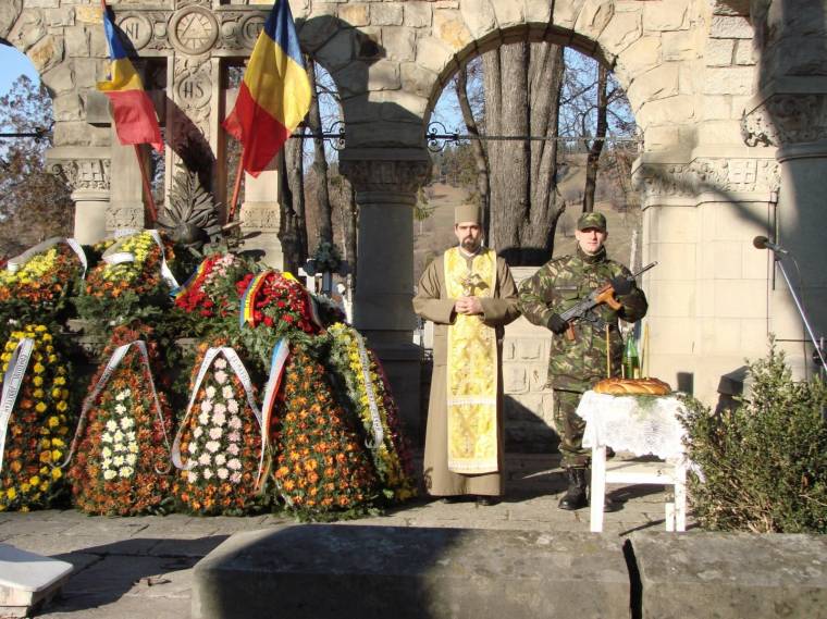 Nagyon bíznak a hadseregben és az egyházban