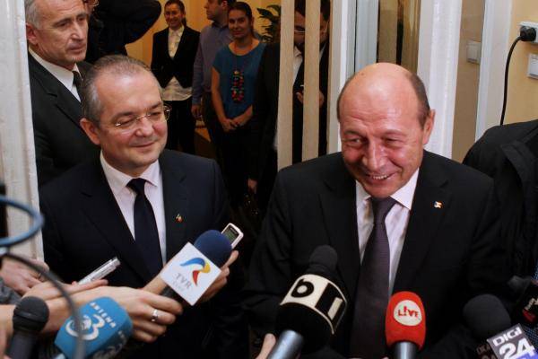 Băsescu Kolozsváron – Boc fél lábbal átállt
