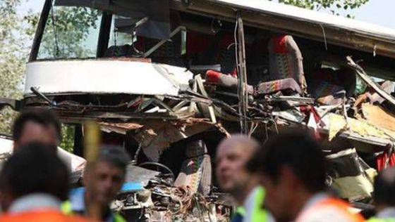 Busztragédia: elvakíthatta a napfény a sofőrt