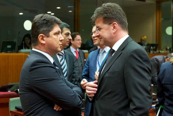 Corlăţean kirohanása az autonómia ellen