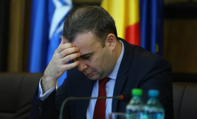 Vádat emeltek a volt pénzügyminiszter ellen
