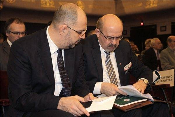 RMDSZ: „elviekben” lehet tárgyalni a kormányváltásról