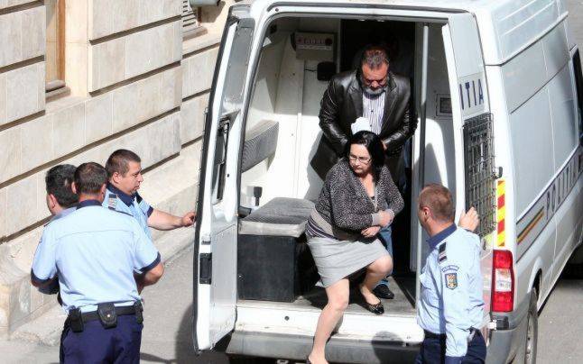 Huszonkét év börtön alapfokon egy korrupt bukaresti bírónak