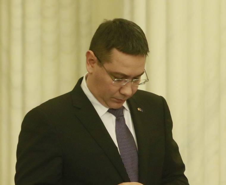 Ponta tovább kormányozna és maradna a PSD élén