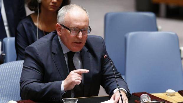 Bírálja az Európai Bizottság a bukaresti parlamentet