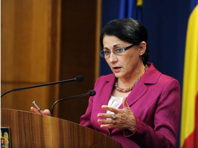 Ecaterina Andronescu oktatási miniszter 