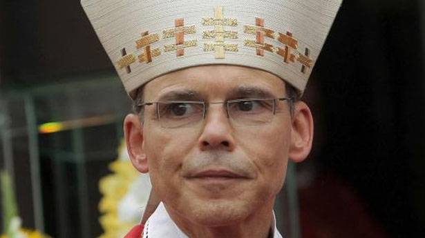 Felfüggesztette a pápa a limburgi püspököt