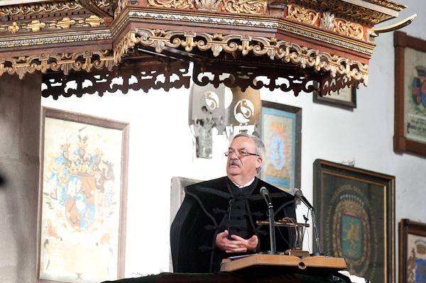 Mozgósítanak az egyházi elöljárók