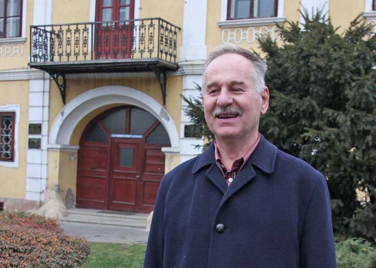 Felfelé és egymásra figyeljünk