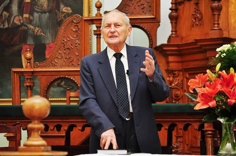 Elhunyt Tőkés István teológiai professzor