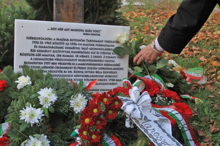 Tisztelgés a szolidaritás forradalmárai előtt