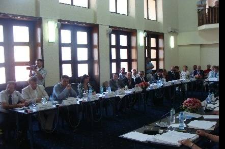 Lehurrogták a magyarul beszélő tanácsosokat