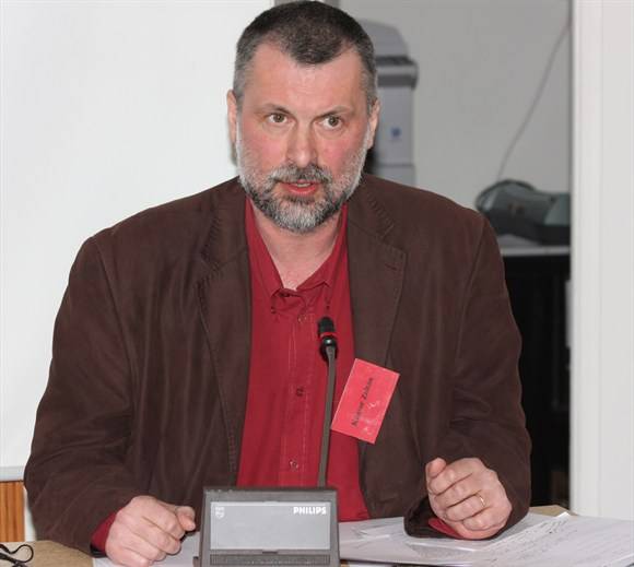 Meg kell szólítani a román társadalmat