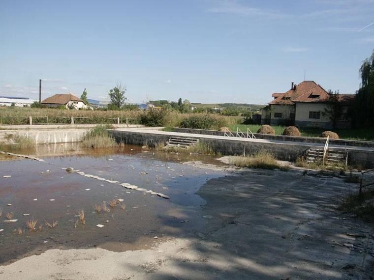 Mégis korszerűsítenék a szamosfalvi fürdőt