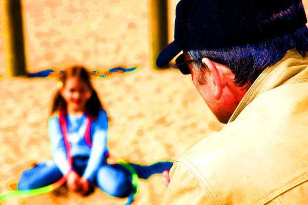 Hatósági együttműködés civil nyomásra a pedofilia ellen