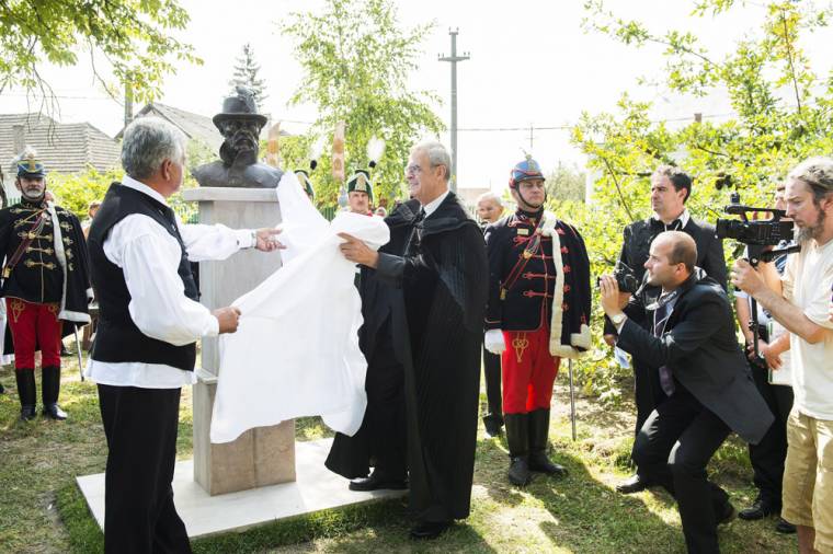 Üzenet a bátorságról