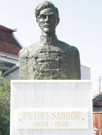 Marosludasi főhajtás Petőfi előtt