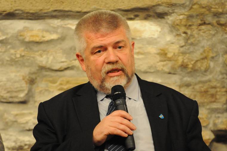 Összehangolt megfélemlítés autonómiaügyben