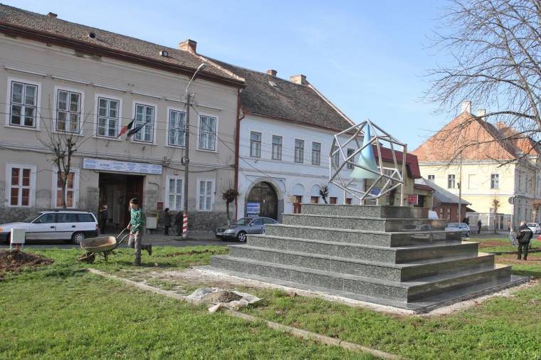 Újjászületett a Pszeudoszféra
