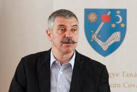 Réty: a megyeháza dönt