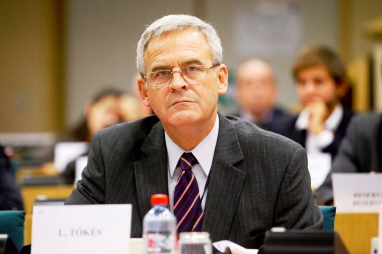 Tőkés: lassan, de szűnik és megfordul „a nemzeti elidegenedés”