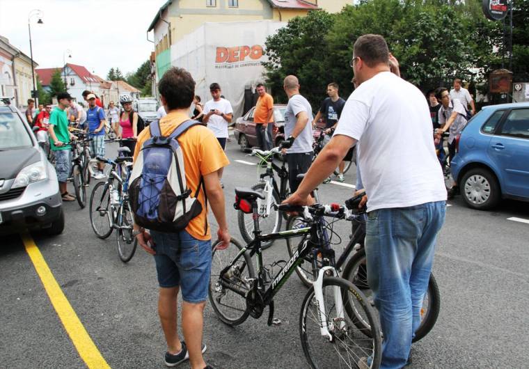Villámcsődület a biciklisávért Szentgyörgyön