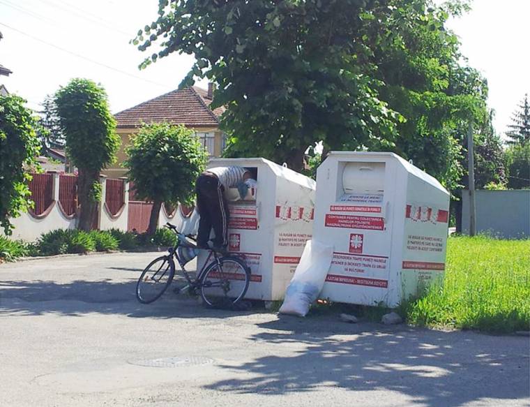Ruhagyűjtés a rászorulókért