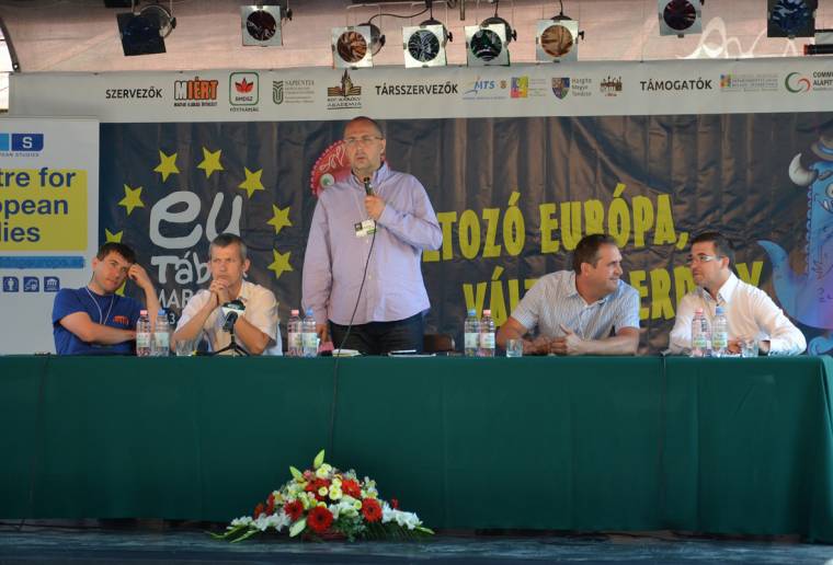 „Alkotmányozó” EU-táborozók