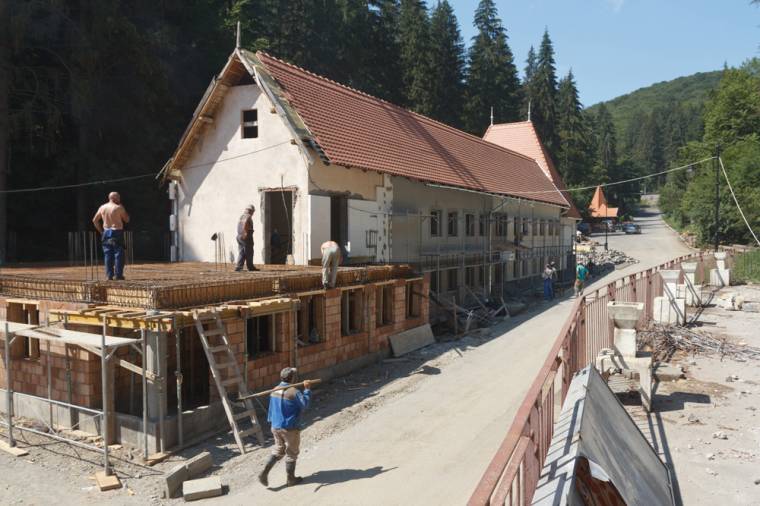 Ötmillió eurós fejlesztések Sugásfürdőn
