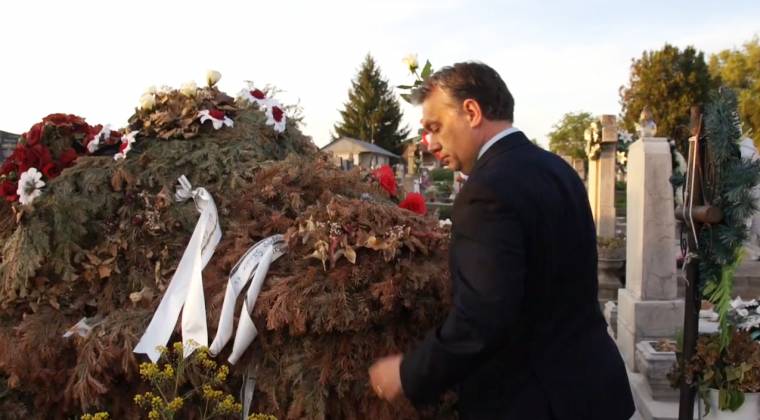Orbán Viktor lerótta kegyeletét