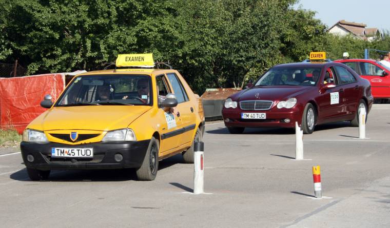 Csatát nyertek a sofőriskolák oktatói