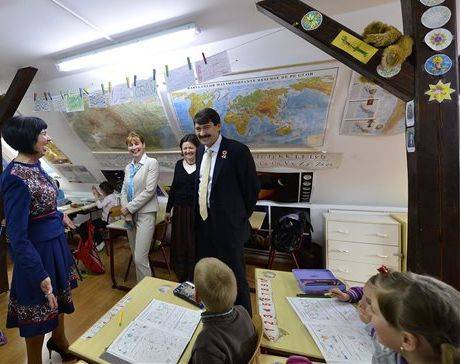 A szórvány gondjairól tájékoztatták Áder Jánost